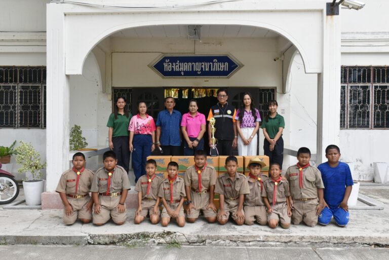 สนับสนุนน้ำดื่มและถ้วยรางวัล แก่โรงเรียนอนุบาลสระโบสถ์