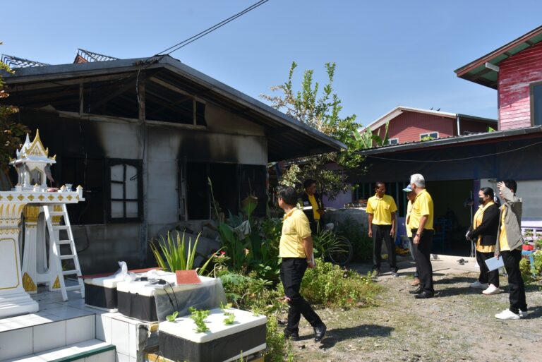 การลงพื้นที่ตรวจสอบบ้านเรือนประชาชนที่เกิดเหตุเพลิงไหม้