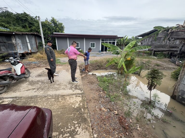 ลงพื้นที่ติดตามช่วยเหลือประชาชนตรวจสอบแก้ไขปัญหาน้ำอุดตัน