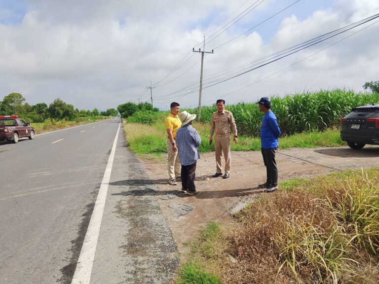 ลงพื้นตรวจสอบแก้ไขปัญหาน้ำท่วมขังบริเวณหมู่ที่ 6
