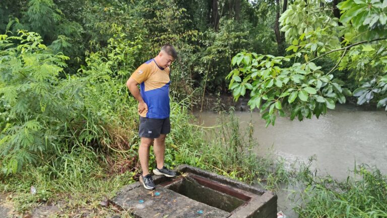 ลงพื้นที่ตรวจสอบและเฝ้าระวังติดตามสถานการณ์น้ำในพื้นที่สระโบสถ์