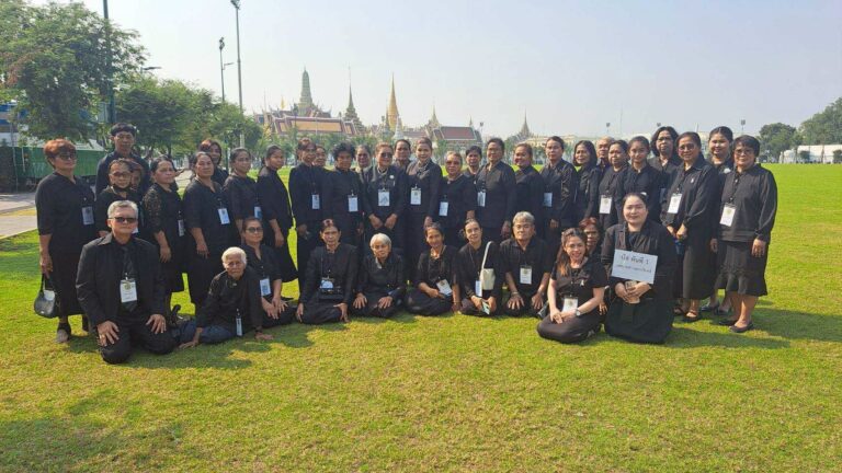 โครงการอบรมและศึกษาดูงานนำประชาชนเข้ากราบพระบรมศพสมเด็จพระนางเจ้าสิริกิติ์พระบรมราชินีนาถ พระบรมราชชนนีพันปีหลวง